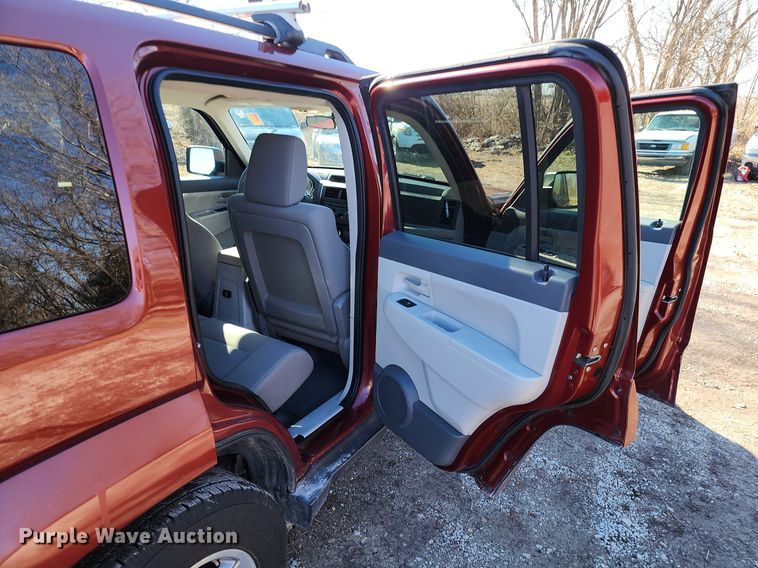 image for item LJ9528 2008 Jeep Liberty SUV