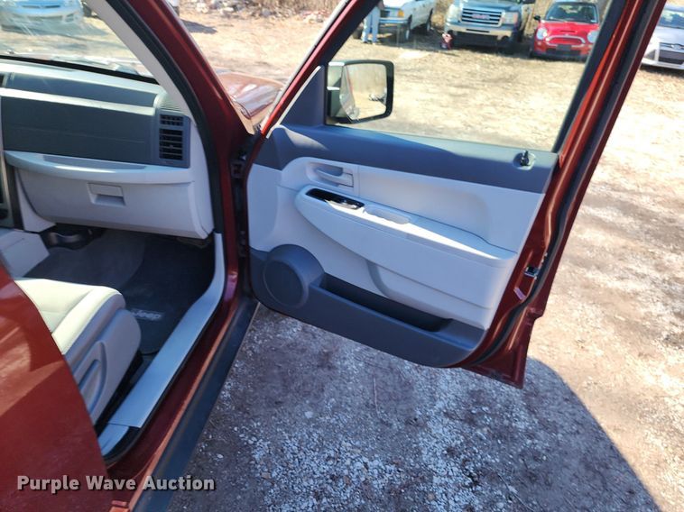 image for item LJ9528 2008 Jeep Liberty SUV