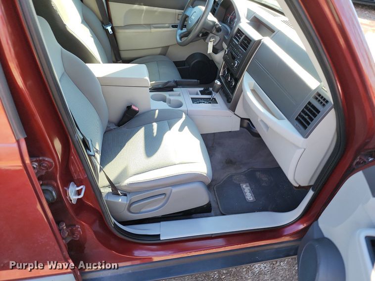 image for item LJ9528 2008 Jeep Liberty SUV