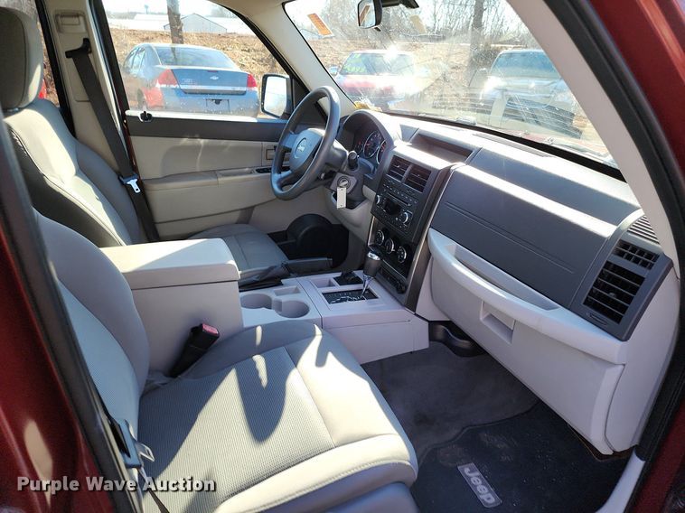 image for item LJ9528 2008 Jeep Liberty SUV