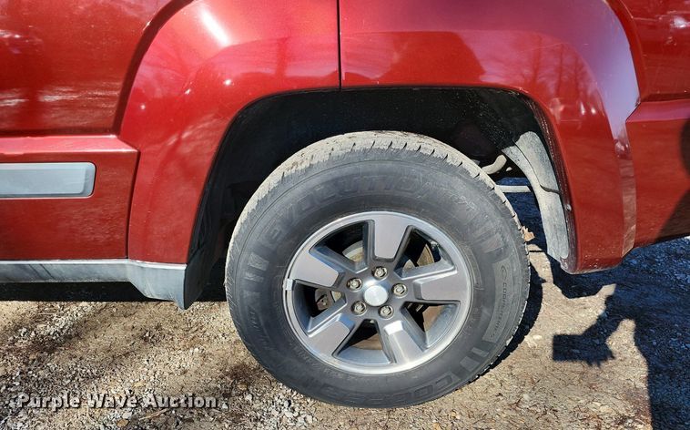 image for item LJ9528 2008 Jeep Liberty SUV