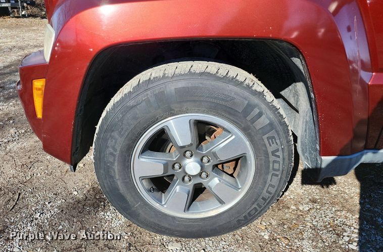 image for item LJ9528 2008 Jeep Liberty SUV