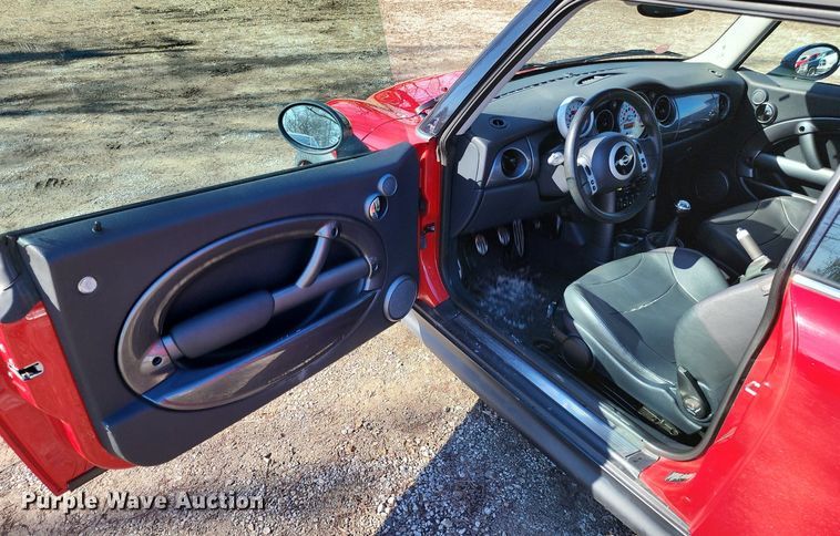 image for item LJ9530 2004 Mini Cooper S 