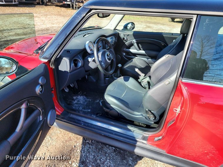 image for item LJ9530 2004 Mini Cooper S 