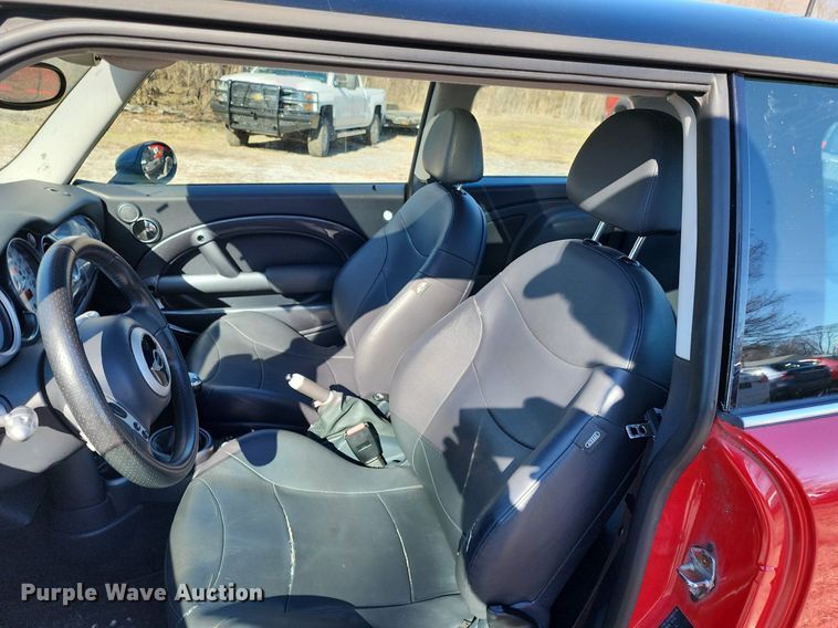 image for item LJ9530 2004 Mini Cooper S 