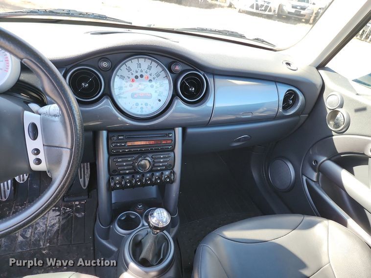 image for item LJ9530 2004 Mini Cooper S 