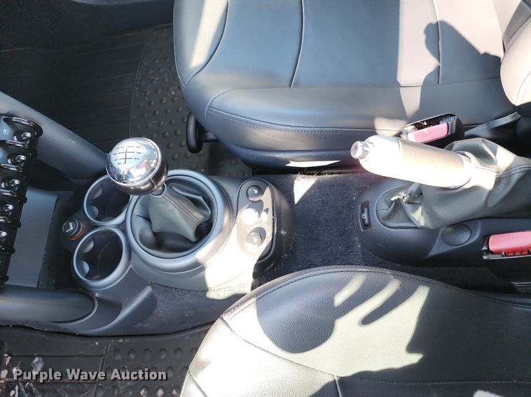 image for item LJ9530 2004 Mini Cooper S 