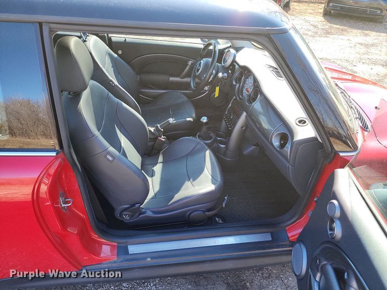 image for item LJ9530 2004 Mini Cooper S 