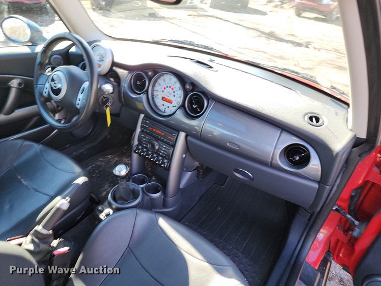 image for item LJ9530 2004 Mini Cooper S 