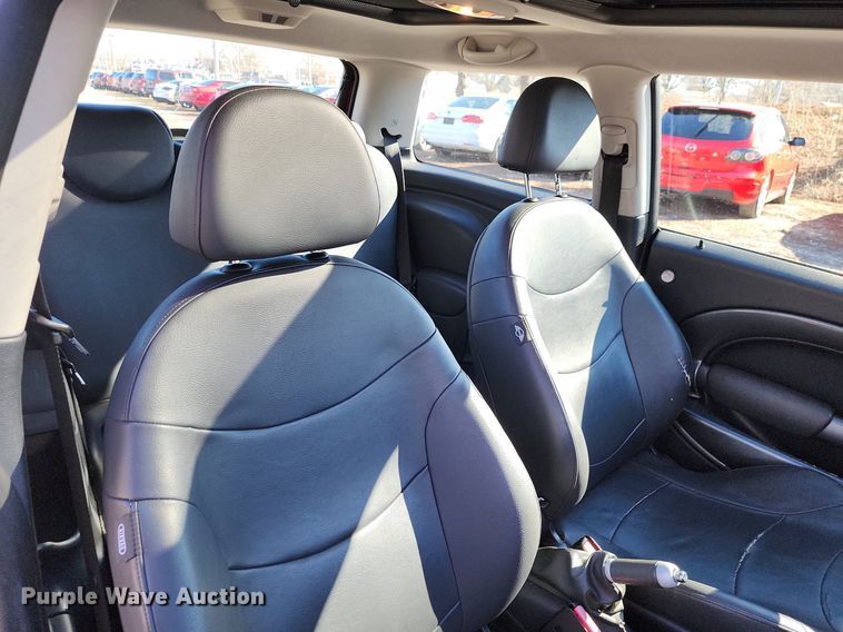 image for item LJ9530 2004 Mini Cooper S 