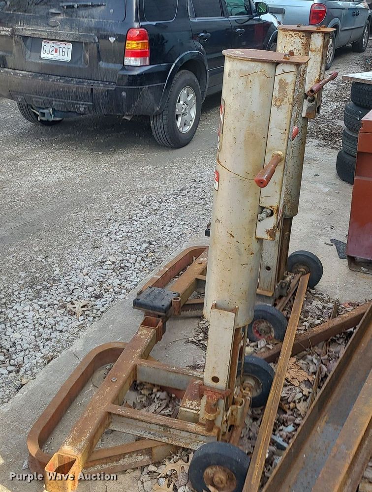 image for item LJ9535 Shop tools