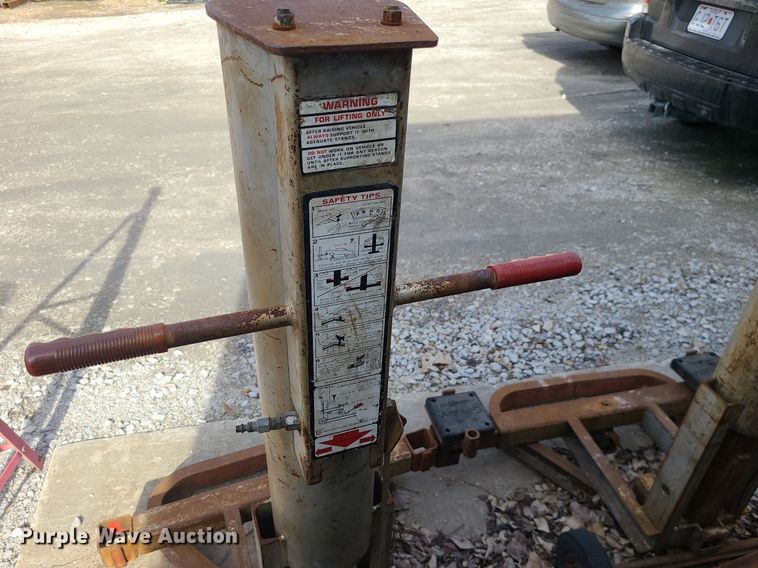 image for item LJ9535 Shop tools