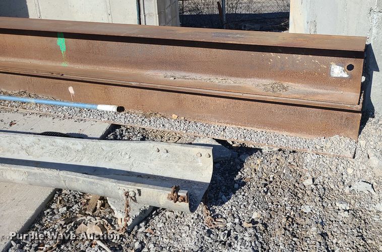 image for item LJ9539 (2) steel I-beams