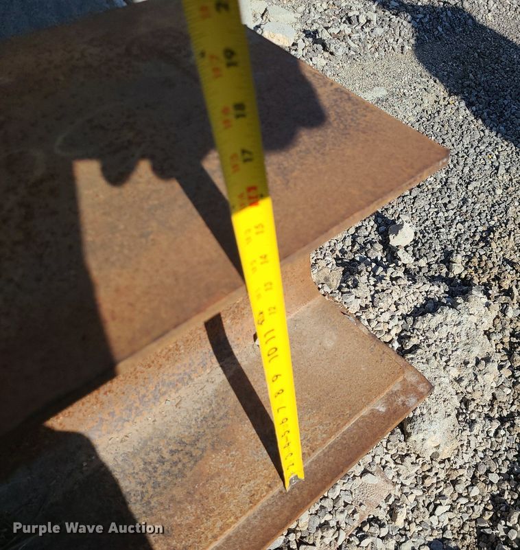 image for item LJ9539 (2) steel I-beams