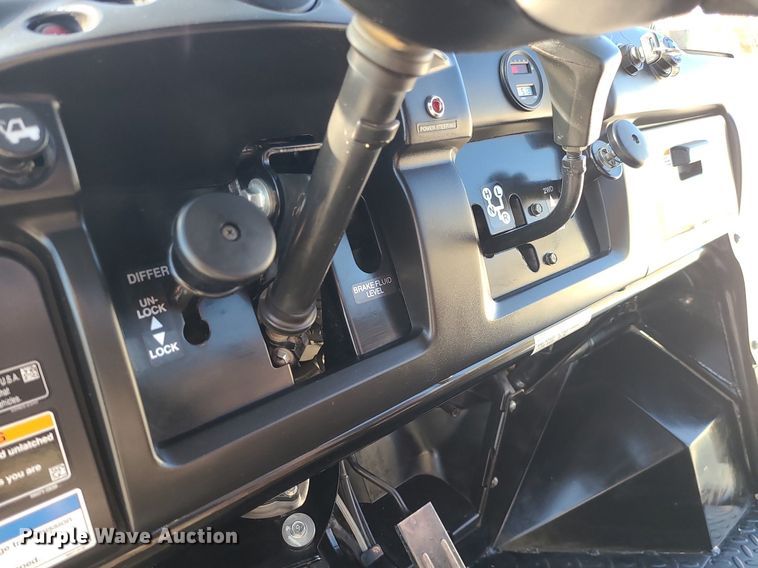 image for item LJ9540 2018 Kawasaki 4010 Mule utility vehicle