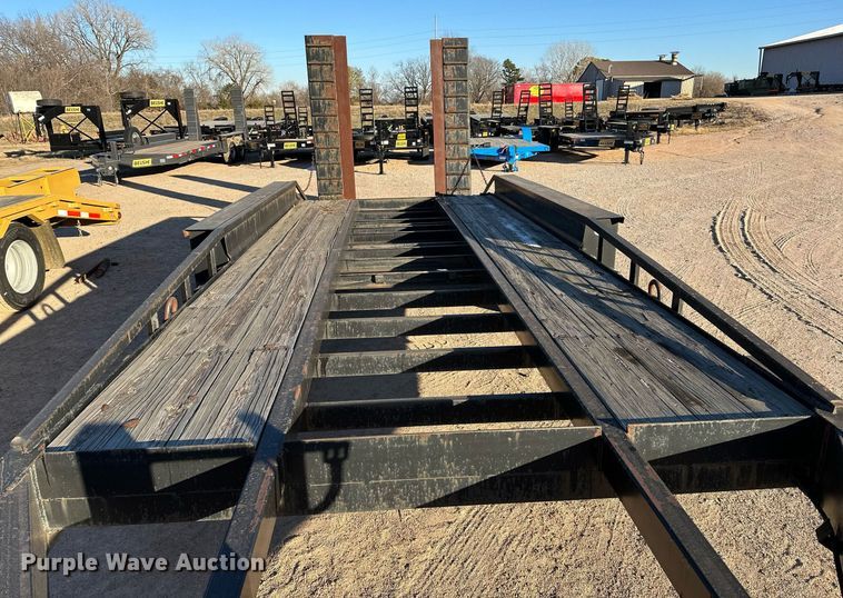 image for item LK9774 2009 Belshe  T18-3EP equipment trailer