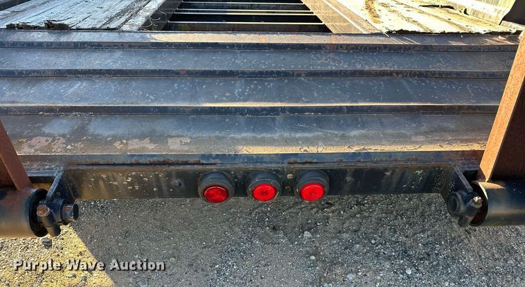 image for item LK9774 2009 Belshe  T18-3EP equipment trailer