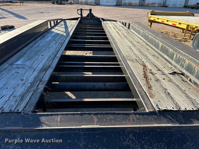 image for item LK9774 2009 Belshe  T18-3EP equipment trailer