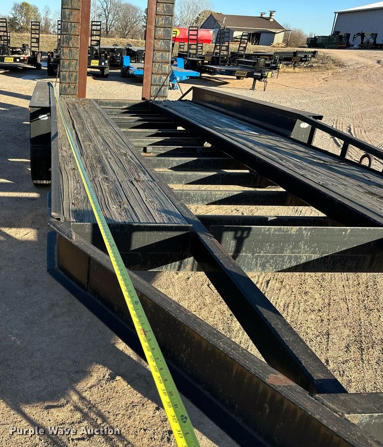 image for item LK9774 2009 Belshe  T18-3EP equipment trailer