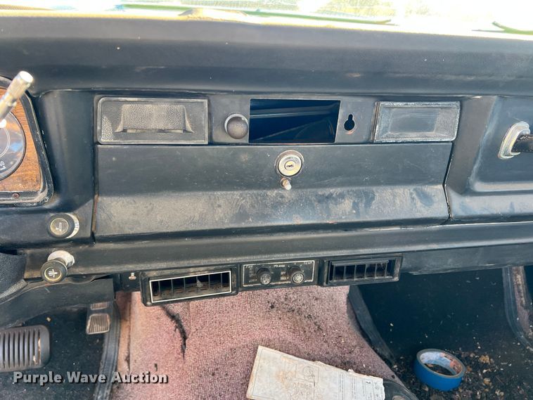 image for item LV9161 1981 Jeep J10 pickup truck