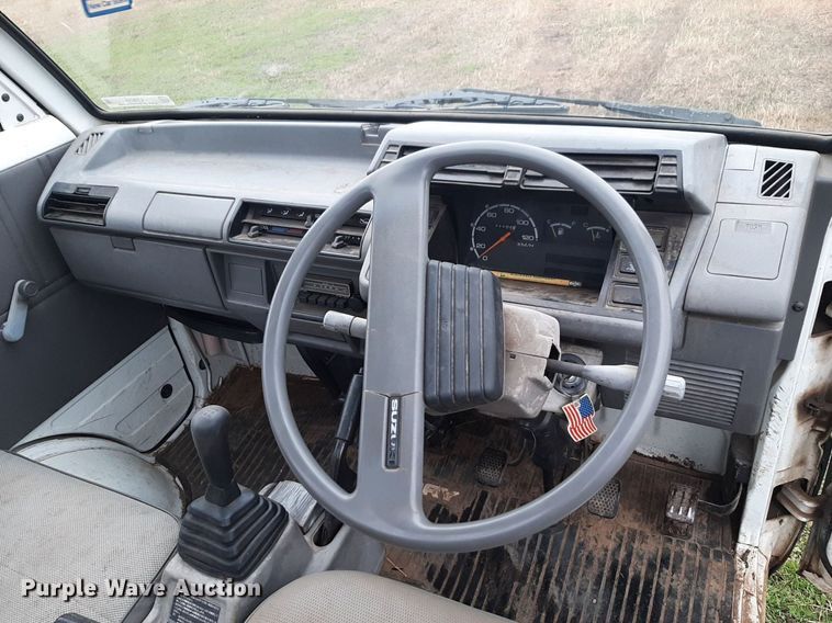 image for item LY9019 1990 Suzuki Carry 660 mini truck