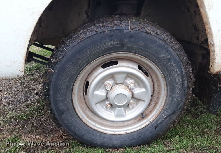 image for item LY9019 1990 Suzuki Carry 660 mini truck