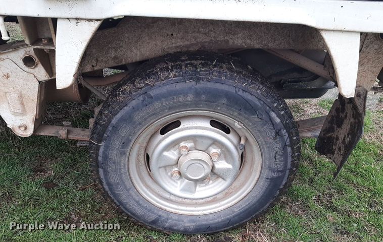 image for item LY9019 1990 Suzuki Carry 660 mini truck