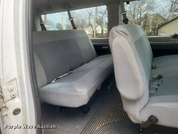 image for item MI9847 2007 Ford E350 Super Duty XLT police van