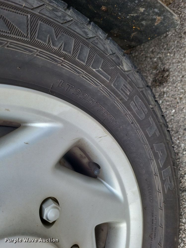 image for item MI9847 2007 Ford E350 Super Duty XLT police van