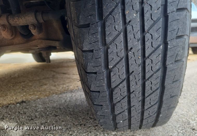 image for item MI9847 2007 Ford E350 Super Duty XLT police van