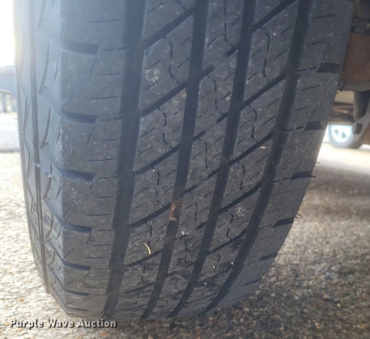 image for item MI9847 2007 Ford E350 Super Duty XLT police van