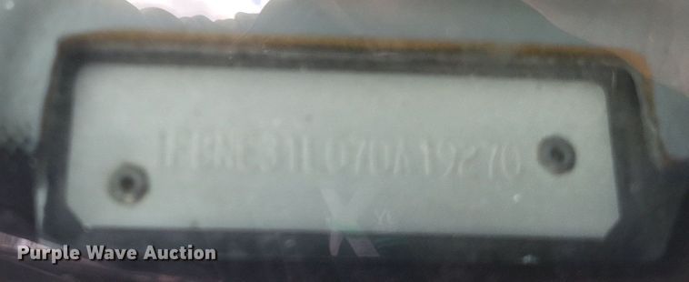 image for item MI9847 2007 Ford E350 Super Duty XLT police van