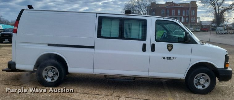 image for item MI9848 2007 Chevrolet Express  police van