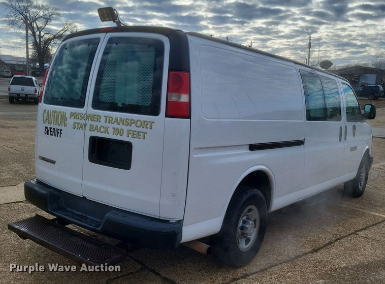 image for item MI9848 2007 Chevrolet Express  police van