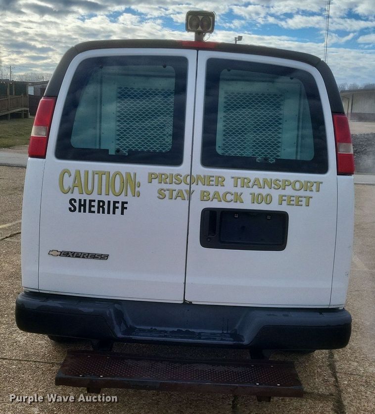 image for item MI9848 2007 Chevrolet Express  police van