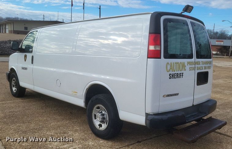 image for item MI9848 2007 Chevrolet Express  police van