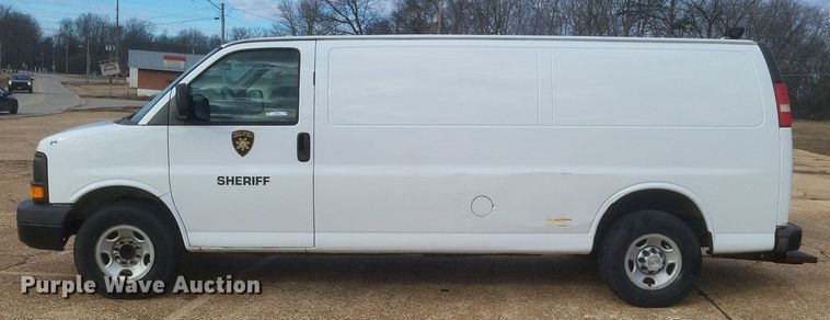 image for item MI9848 2007 Chevrolet Express  police van