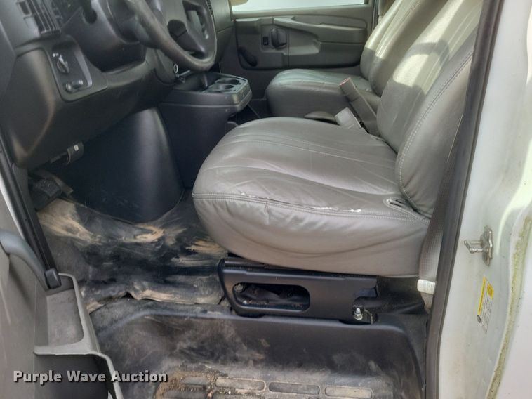 image for item MI9848 2007 Chevrolet Express  police van