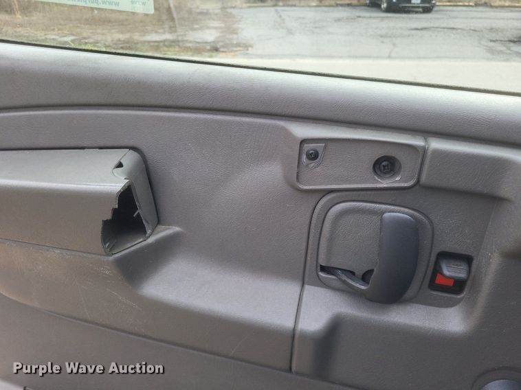 image for item MI9848 2007 Chevrolet Express  police van