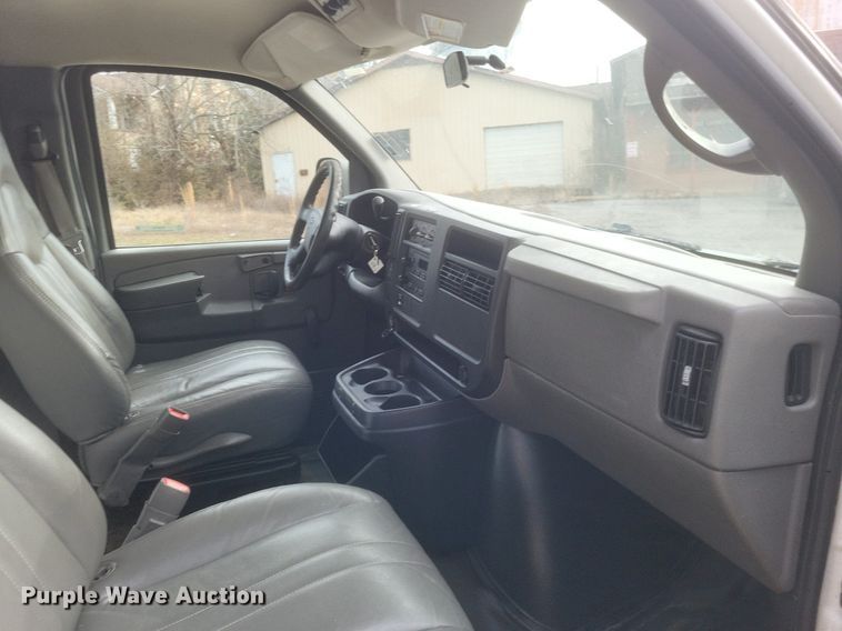 image for item MI9848 2007 Chevrolet Express  police van