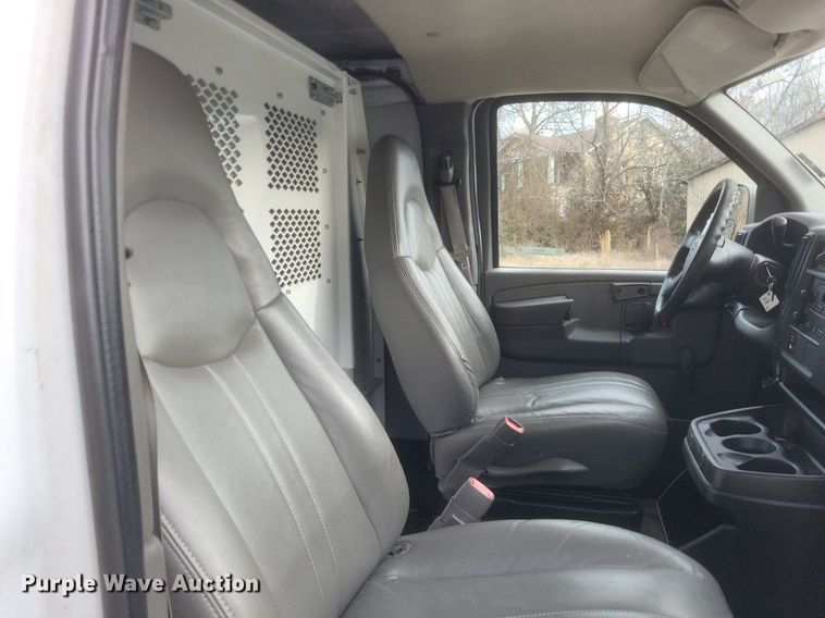 image for item MI9848 2007 Chevrolet Express  police van