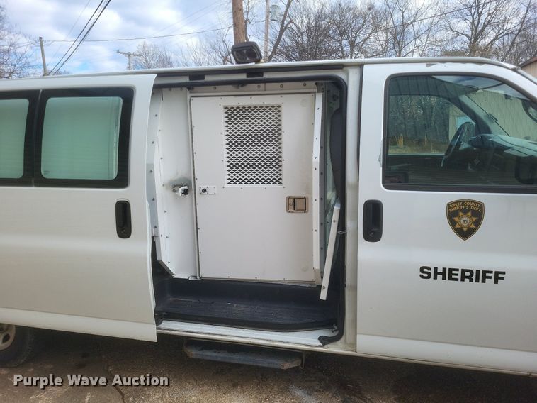 image for item MI9848 2007 Chevrolet Express  police van