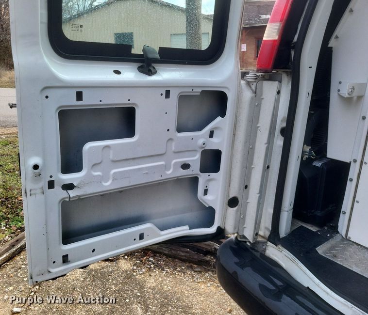 image for item MI9848 2007 Chevrolet Express  police van