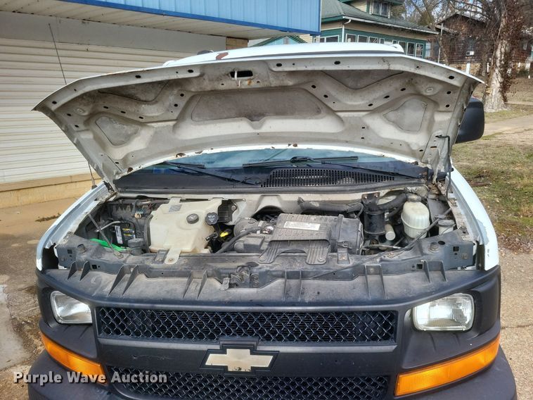 image for item MI9848 2007 Chevrolet Express  police van