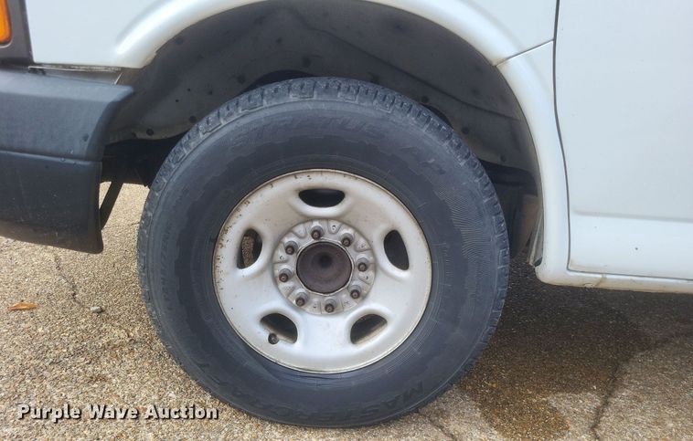 image for item MI9848 2007 Chevrolet Express  police van