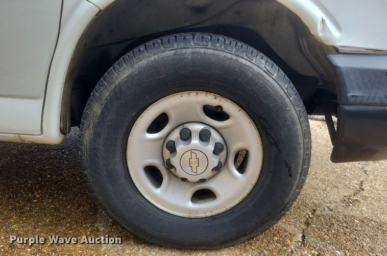 image for item MI9848 2007 Chevrolet Express  police van