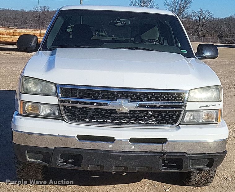 image for item MI9922 2006 Chevrolet Silverado 1500  Ext. Cab pickup truck