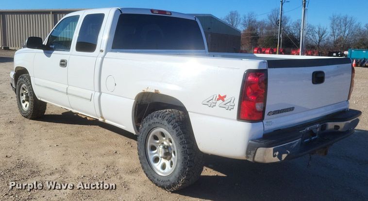 image for item MI9922 2006 Chevrolet Silverado 1500  Ext. Cab pickup truck