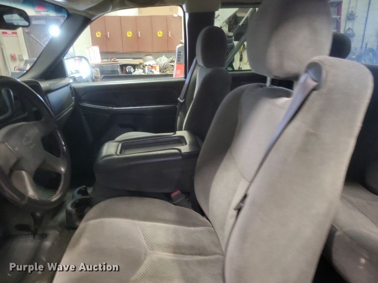 image for item MI9922 2006 Chevrolet Silverado 1500  Ext. Cab pickup truck