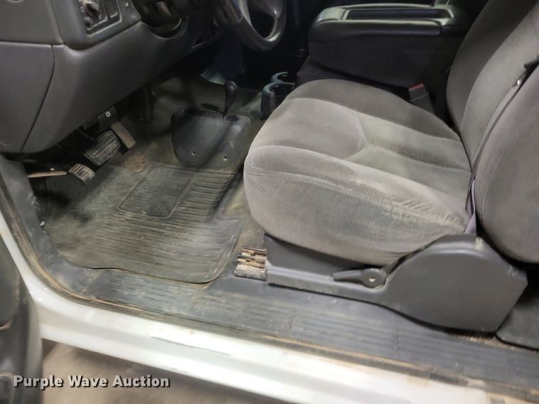 image for item MI9922 2006 Chevrolet Silverado 1500  Ext. Cab pickup truck